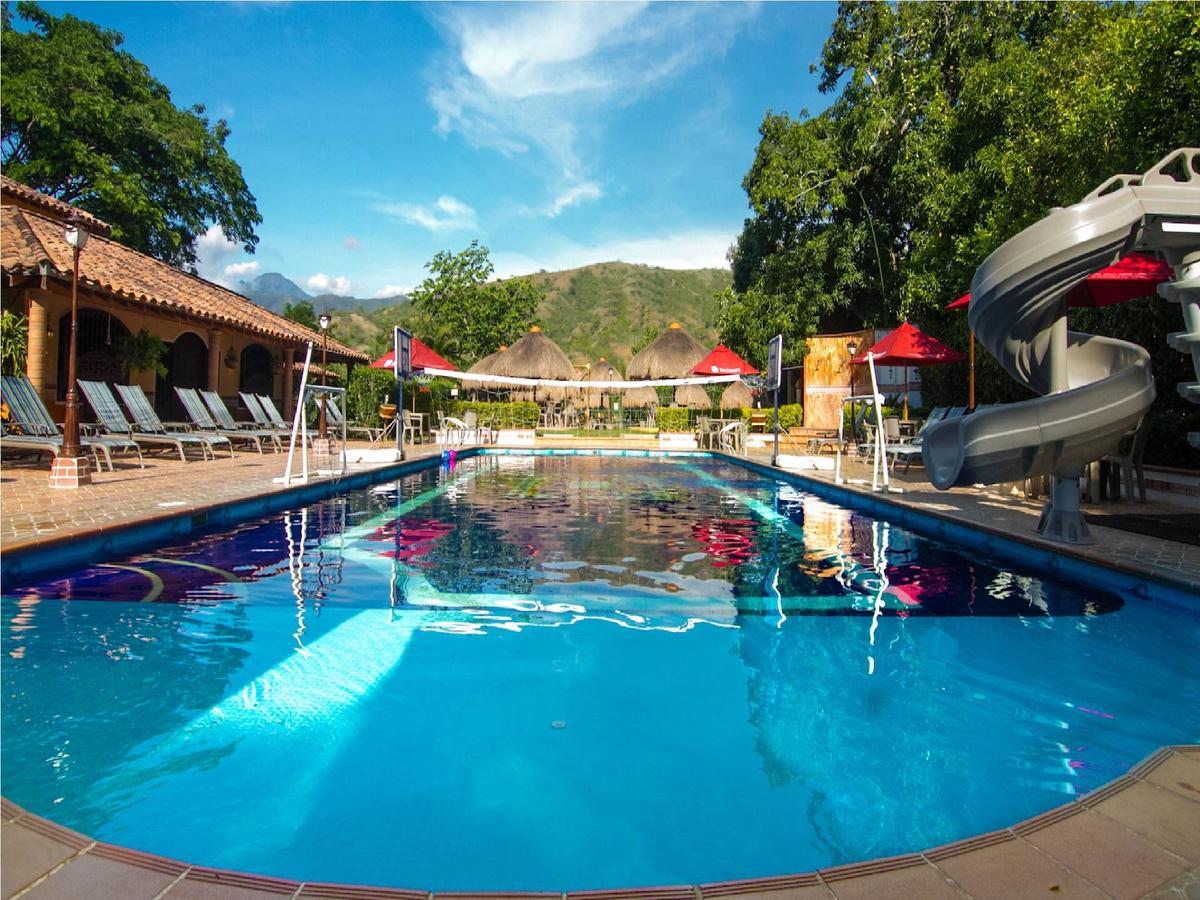Hosteria Tonusco Campestre Santa Fe de Antioquia Bagian luar foto